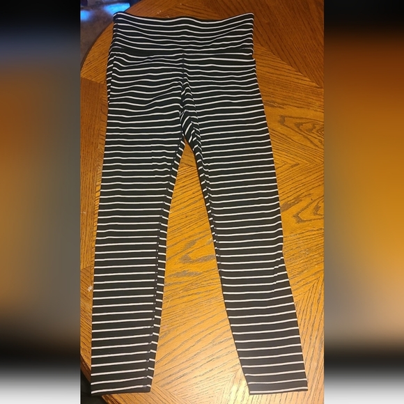 Athleta Pants - Athleta leggings